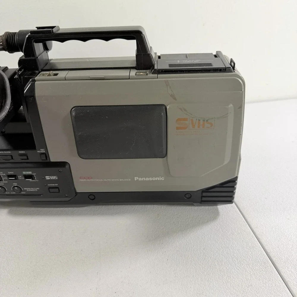 Panasonic AG-450 S-VHS VHS Reporter Movie Camcorder AS IS FOR PARTS READ
